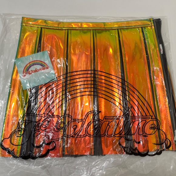 Electowave vinyl pleated skirt - Picture 3 of 5